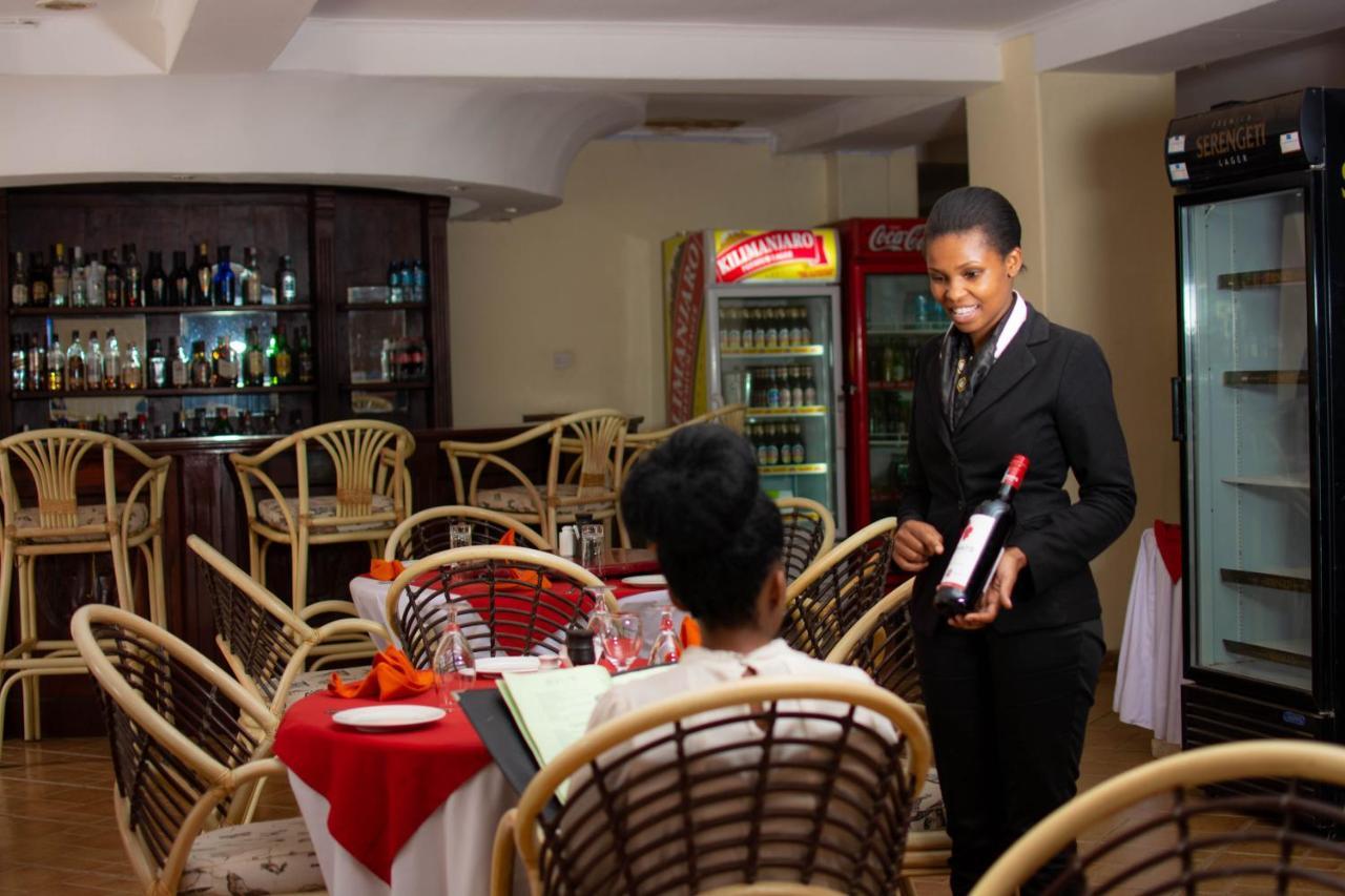 Impala Hotel Arusha Exteriör bild