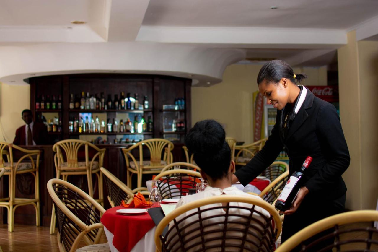 Impala Hotel Arusha Exteriör bild